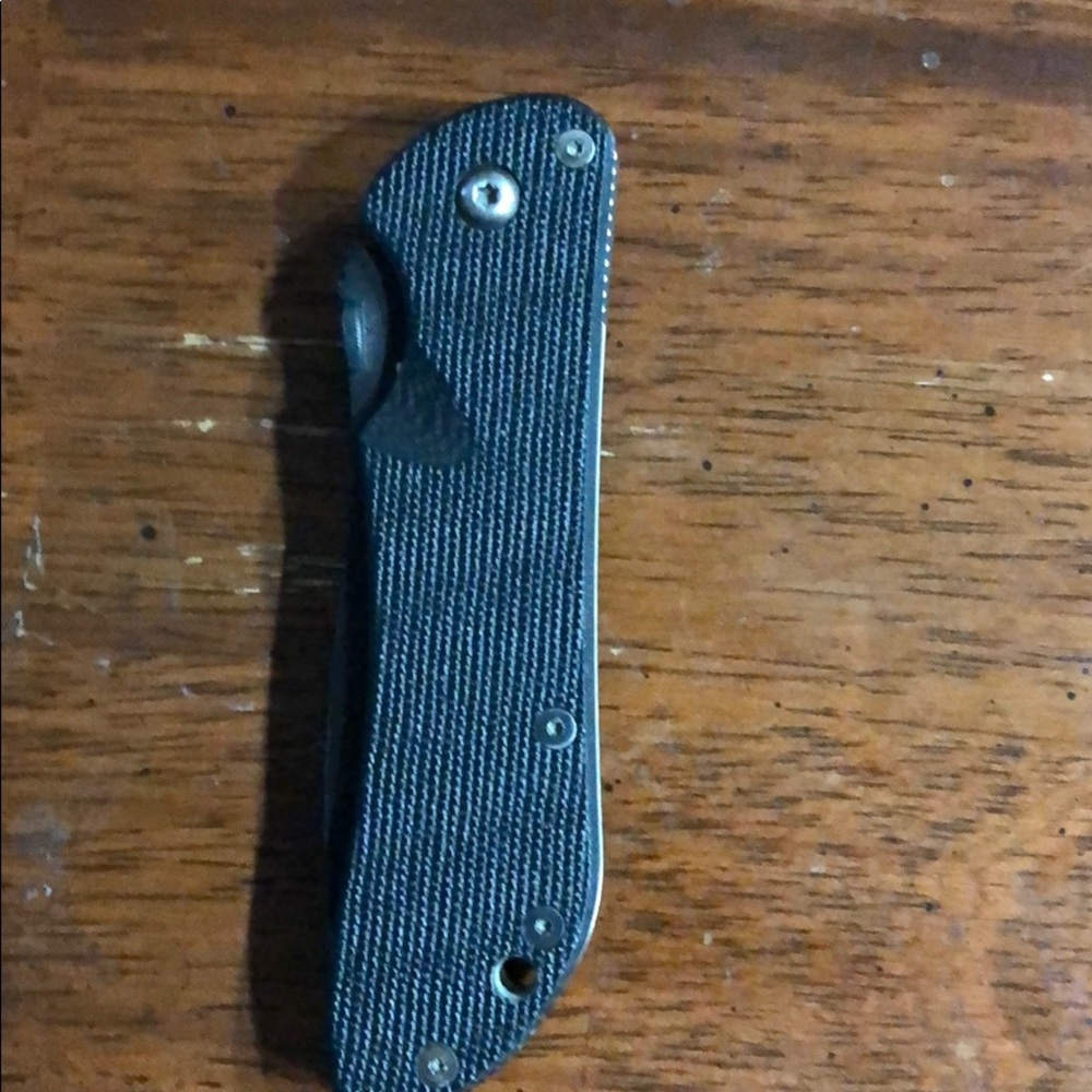 BENCHMADE 910.